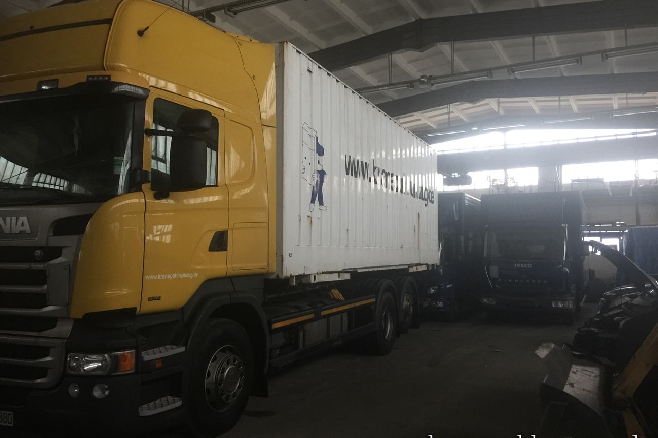 Eigene LKW-Werkstatt auf dem Betriebsgelände